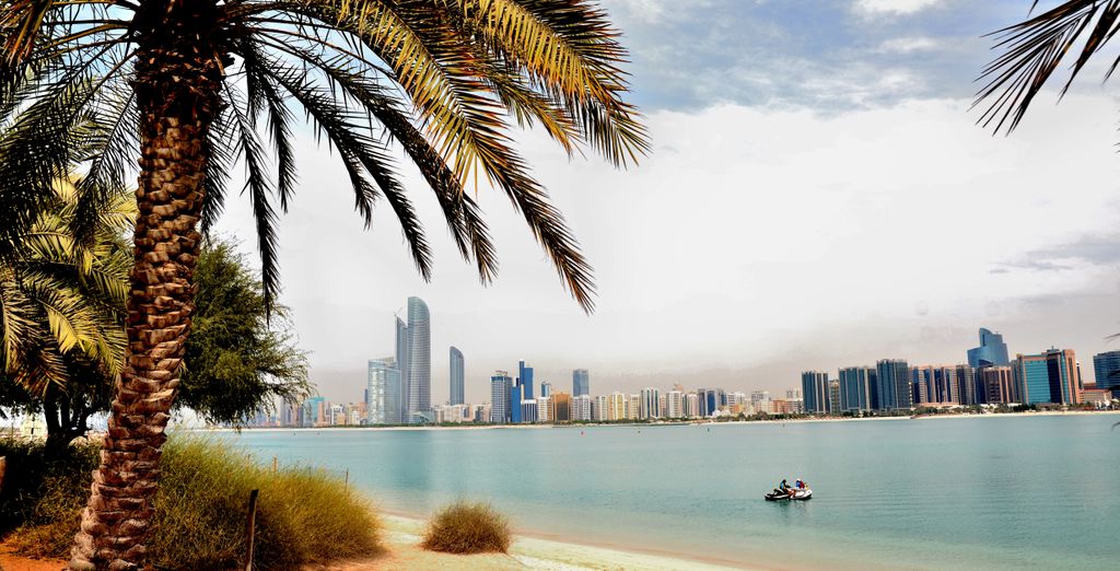 Hyatt Andaz Capital Gate 5* con biglietti per il Gran Premio di Formula 1