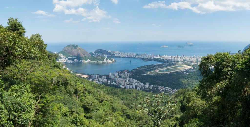 Tour privato alla scoperta della città con estensione sulla Costa Verde