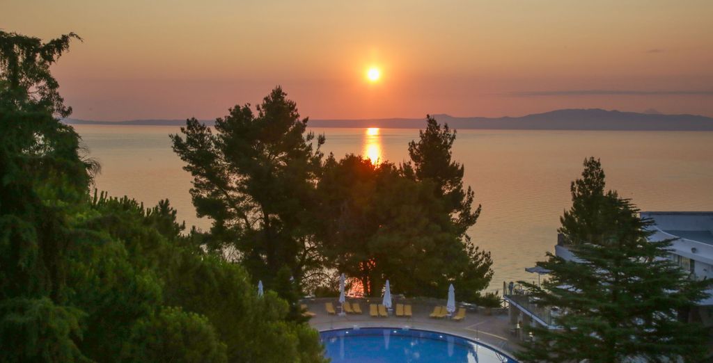 Alexander The Great Beach Hotel 4*