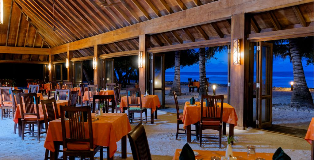 Canareef Resort Maldives 4* 
