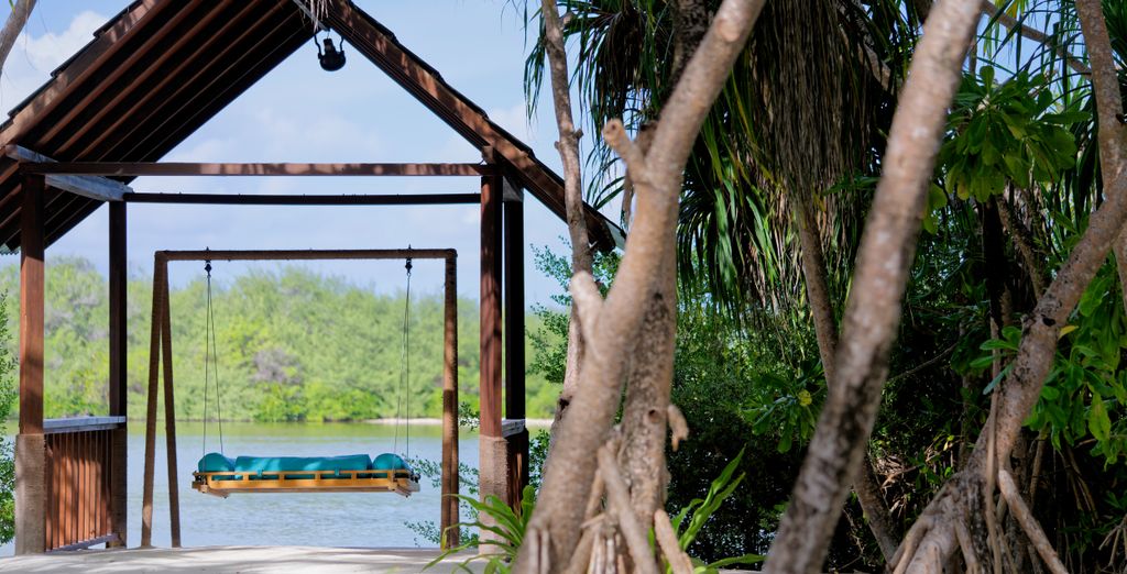 Canareef Resort Maldives 4* 