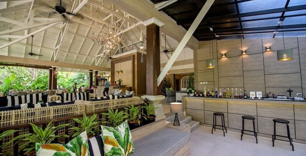 Bandara Phuket Beach Resort 4* e Krabi La Playa Resort 4* con possibile pre-estensione a Bangkok