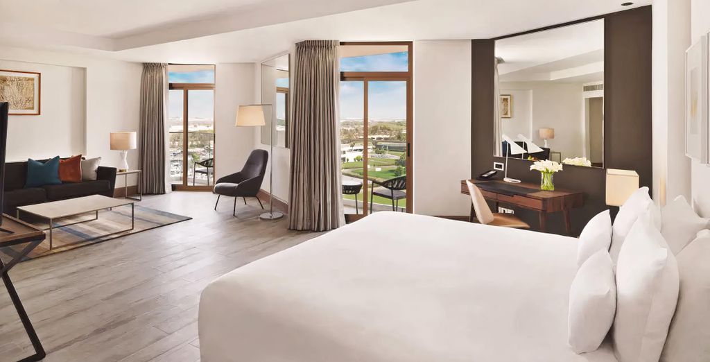 JA Beach Hotel 5*
