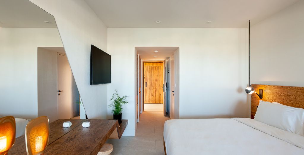NOŪS Santorini 5*