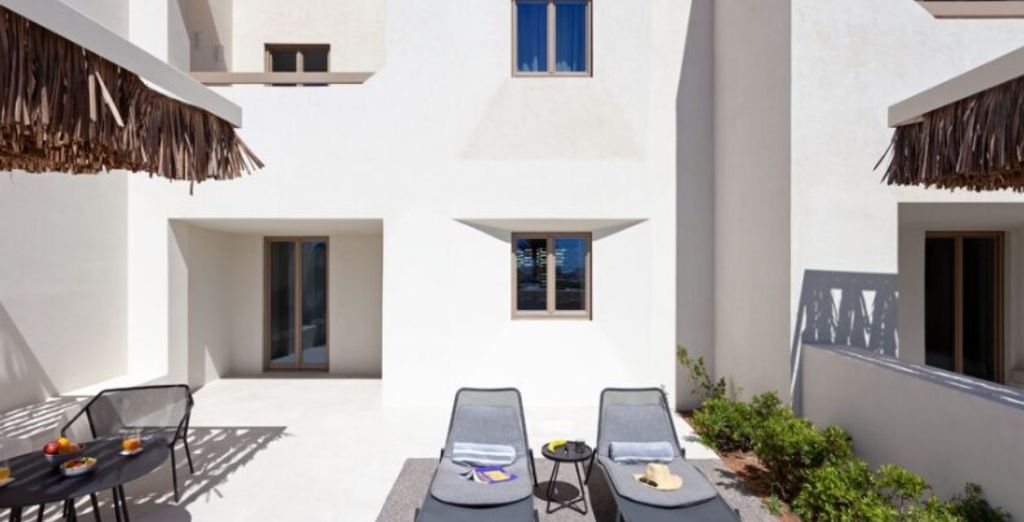 NOŪS Santorini 5*