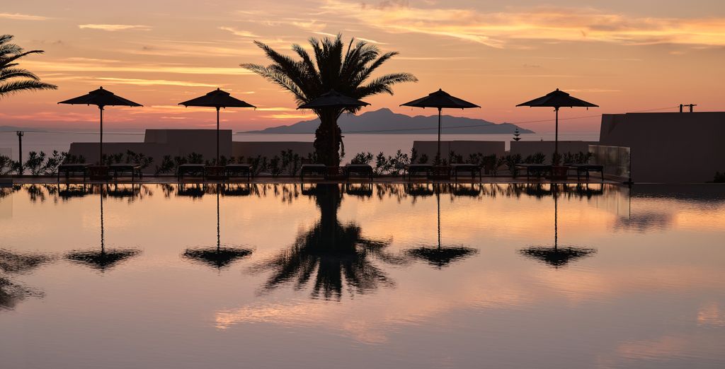 NOŪS Santorini 5*