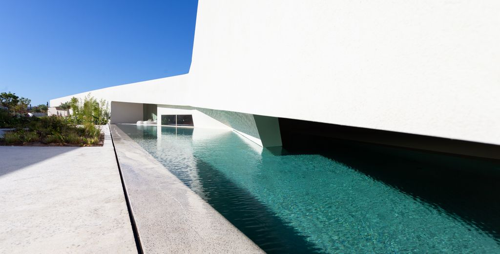 NOŪS Santorini 5*