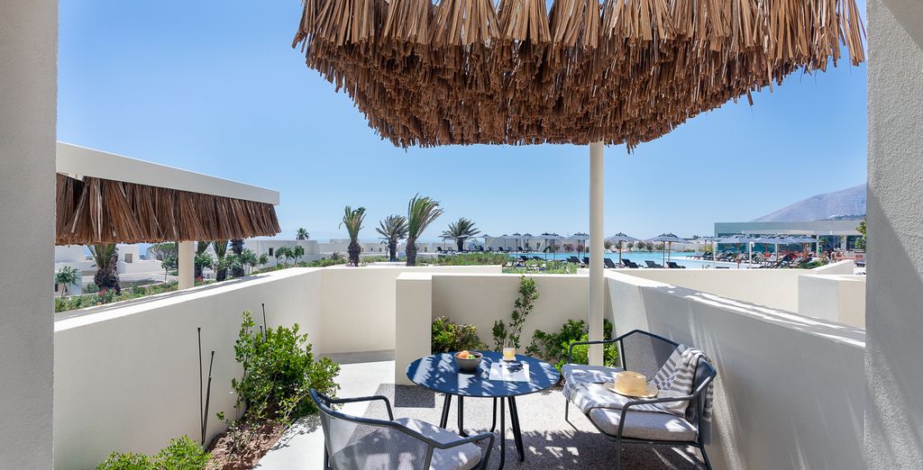NOŪS Santorini 5*