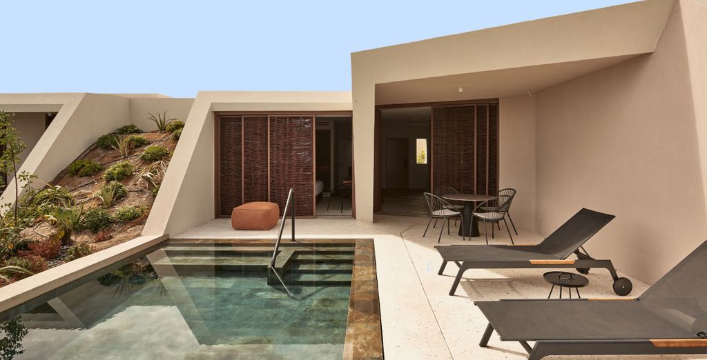 NOŪS Santorini 5*