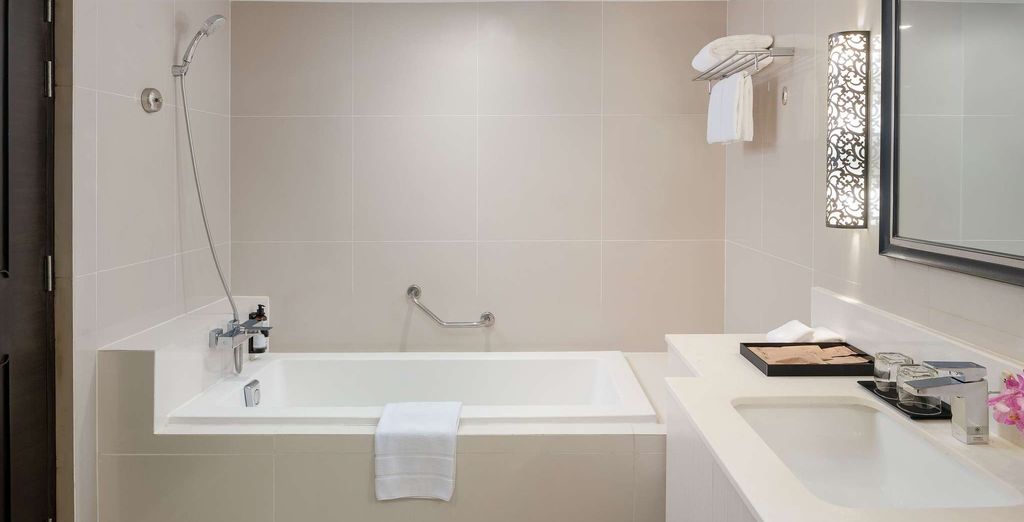 Combinato Bangkok Mercure Sukhumvit 11 4* e Grand Mercure Khao Lak Bangsak 5* 
