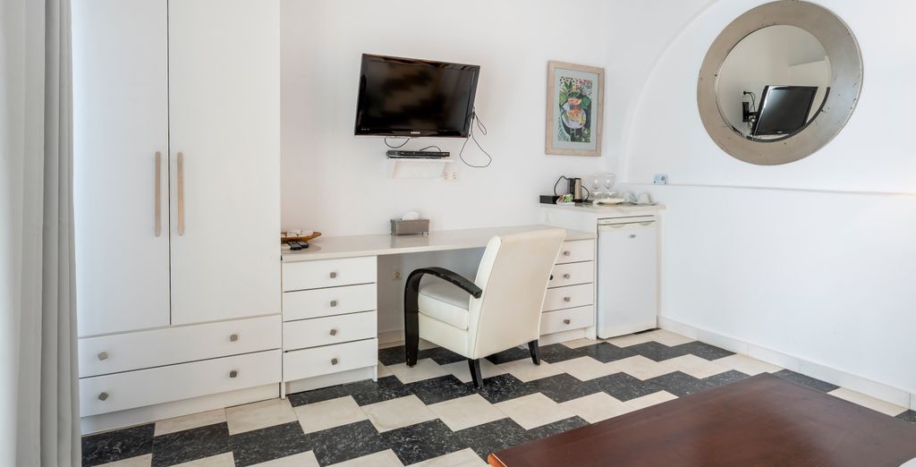 Smy Mykonos Suites & Villas 5*