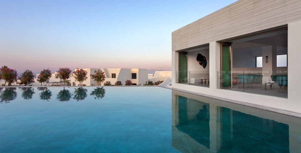 NOŪS Santorini 5*