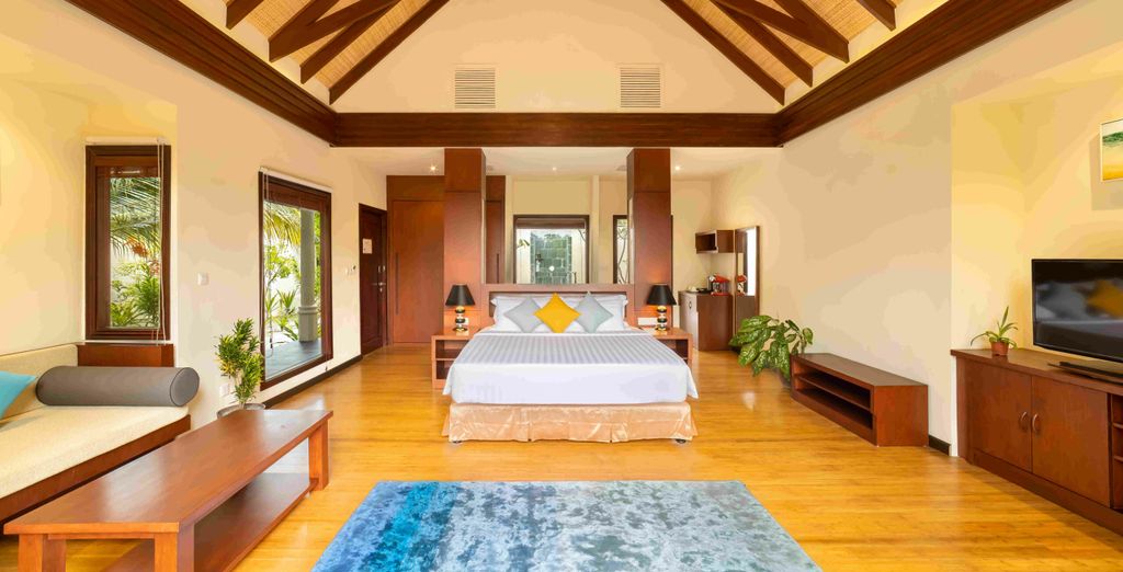 Furaveri Island Resort & Spa 5* con extensión posible en Dubái