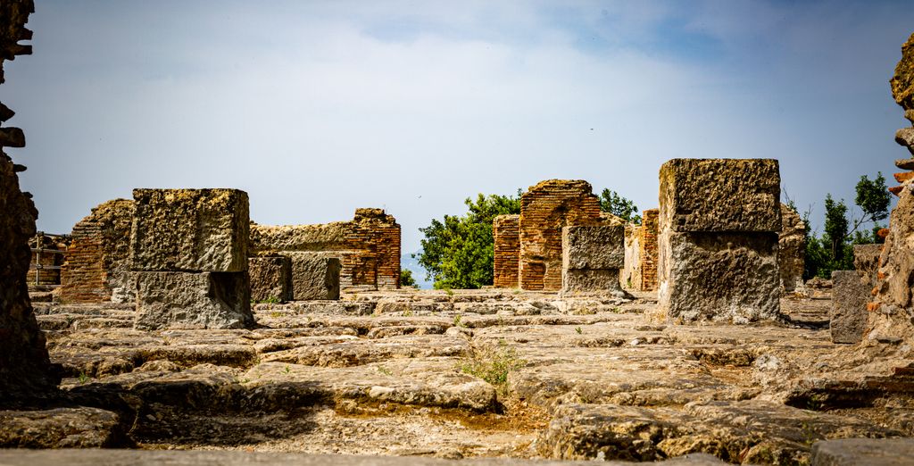 Tour tra miti e leggende nel Golfo Partenopeo