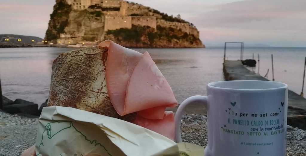 Tour tra miti e leggende nel Golfo Partenopeo
