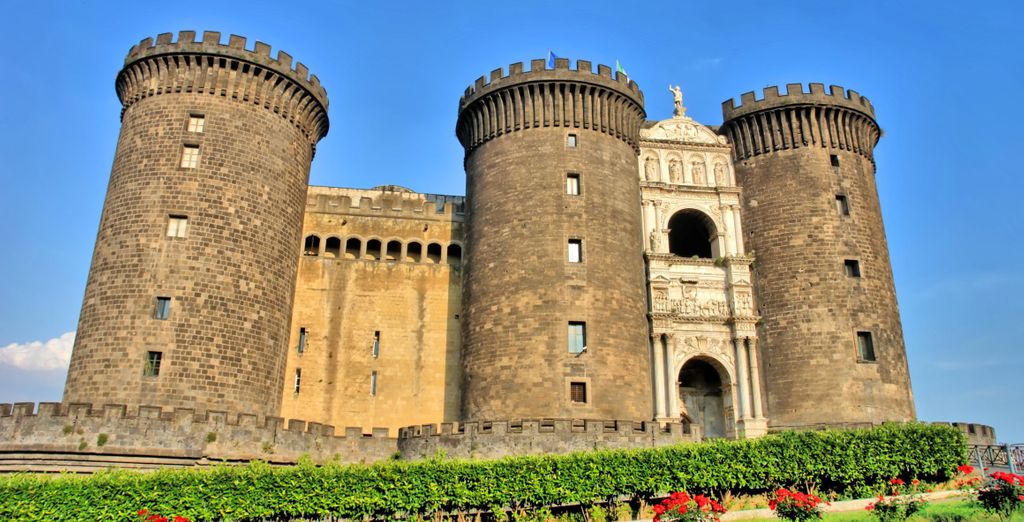 Tour tra miti e leggende nel Golfo Partenopeo