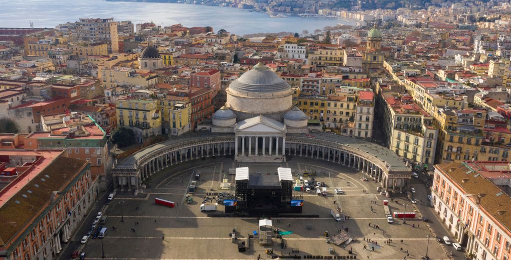 Tour tra miti e leggende nel Golfo Partenopeo