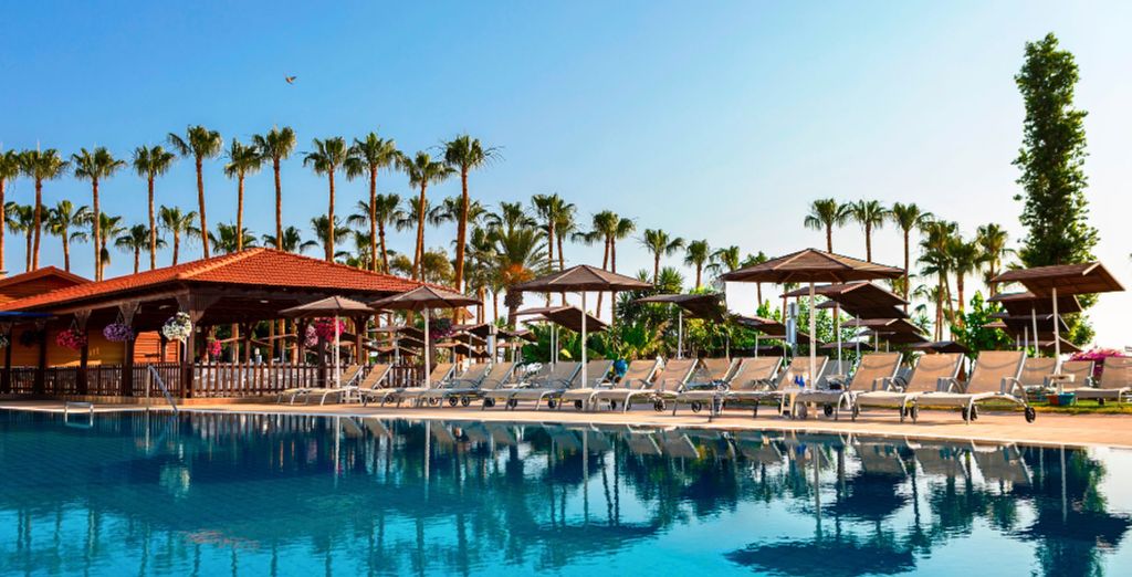 Cavo Maris Beach Hotel 4* 