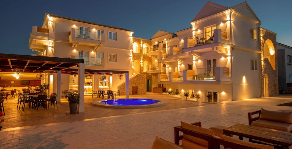 Ekati Mare Boutique Hotel 4*
