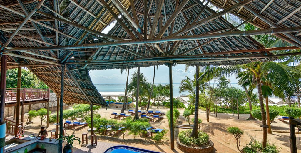 Kena Beach Hotel 4*