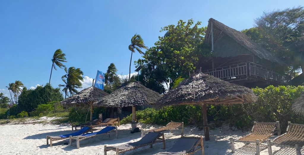 Kena Beach Hotel 4*