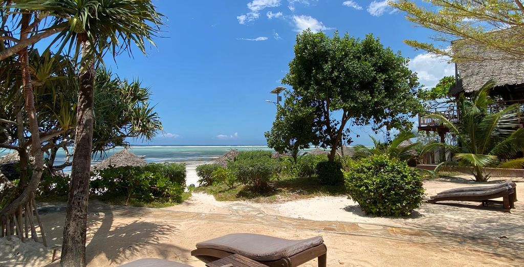 Kena Beach Hotel 4*