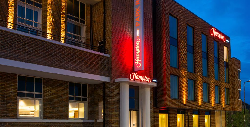 Hampton by Hilton Park Royal 4*