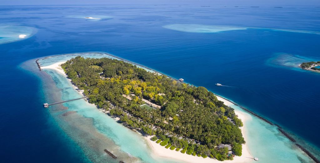 Royal Island Resort & Spa 5*
