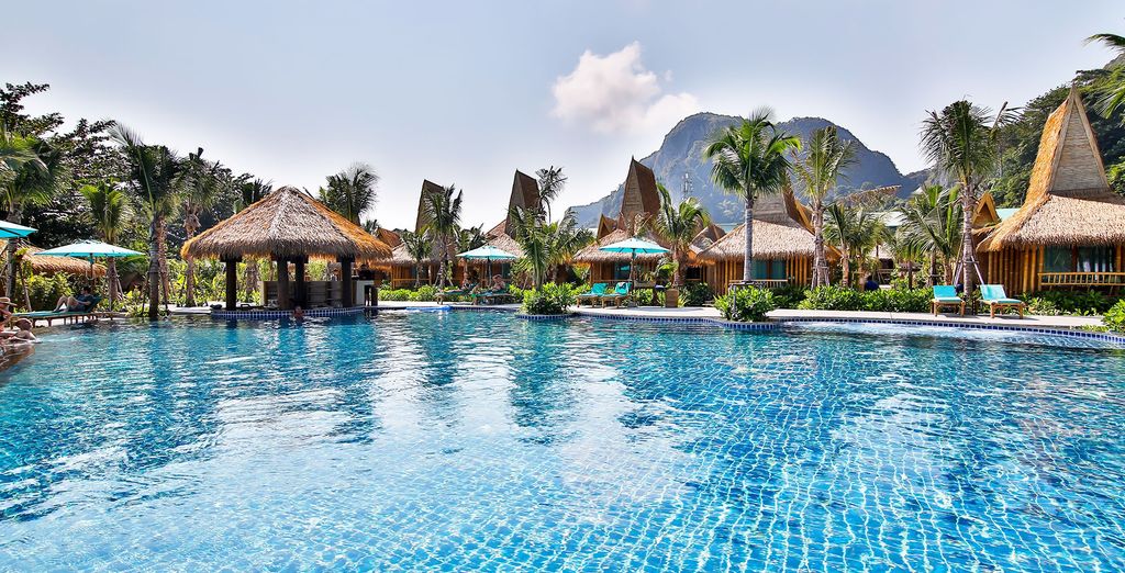Namaka Resort Kamala 5*, Phi Phi CoCo Beach Resort 4*, Khao Lak Laguna Resort 4* con pre-estensione opzionale a Bangkok 