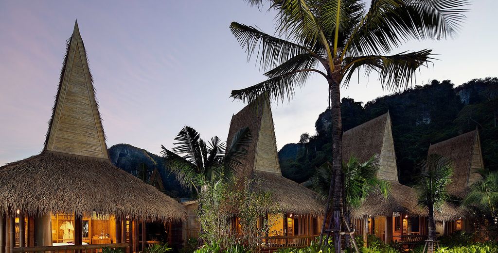 Namaka Resort Kamala 5*, Phi Phi CoCo Beach Resort 4*, Khao Lak Laguna Resort 4* con pre-estensione opzionale a Bangkok 