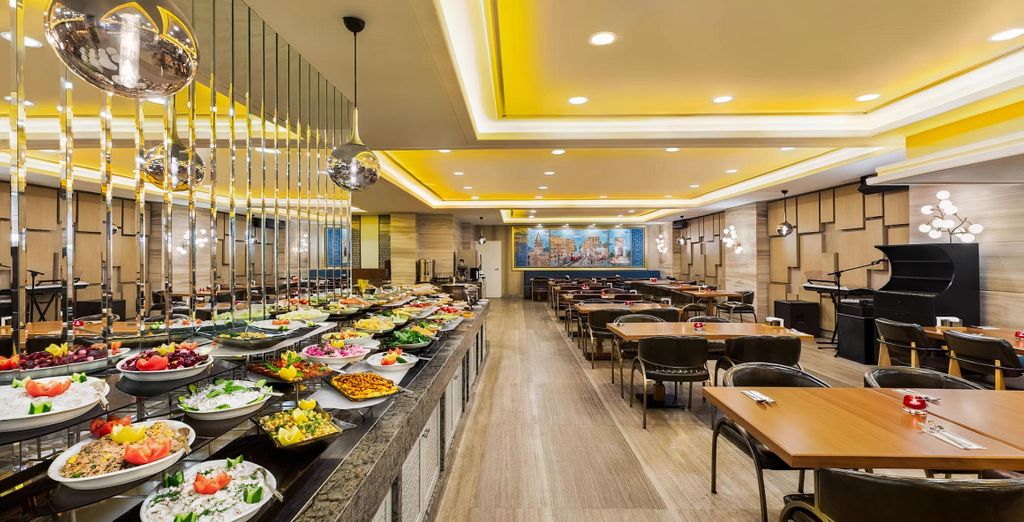 Ramada by Wyndham Istanbul Pera 5*