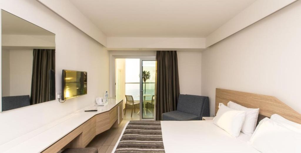 Evalena Beach Hotel 4*