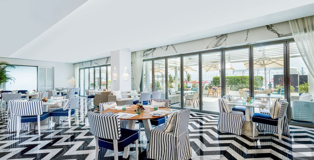 Th8 Palm Dubai Beach Resort Vignette Collection, an IHG hotel 5*