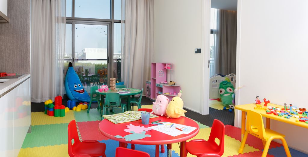 Th8 Palm Dubai Beach Resort Vignette Collection, an IHG hotel 5*