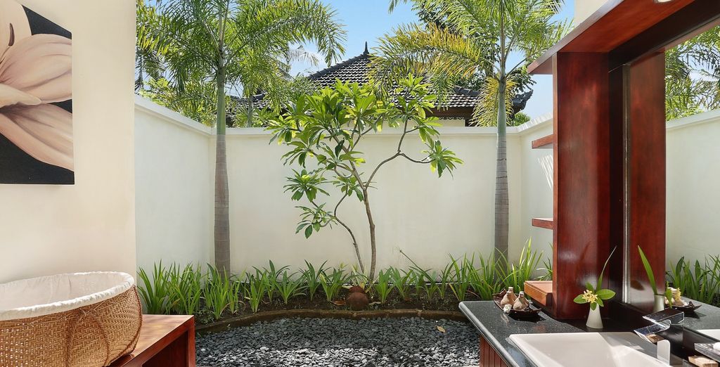 The Payogan Villa Resort & Spa 4*, The Leaf Jimbaran 5* e Hotel Ombak Sunset 4*