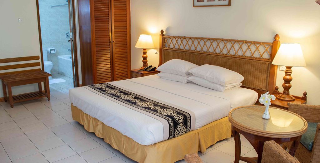 Fihalhohi Island Resort 4*