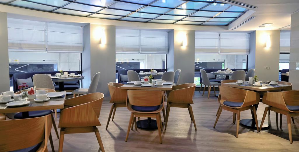 Melia Athens 4* 