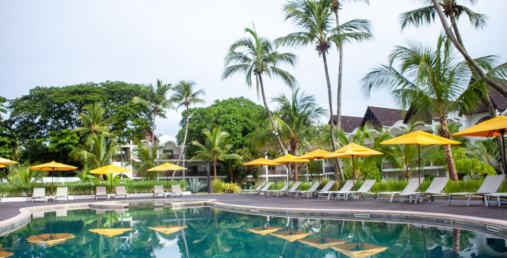 Royal Beach 4*