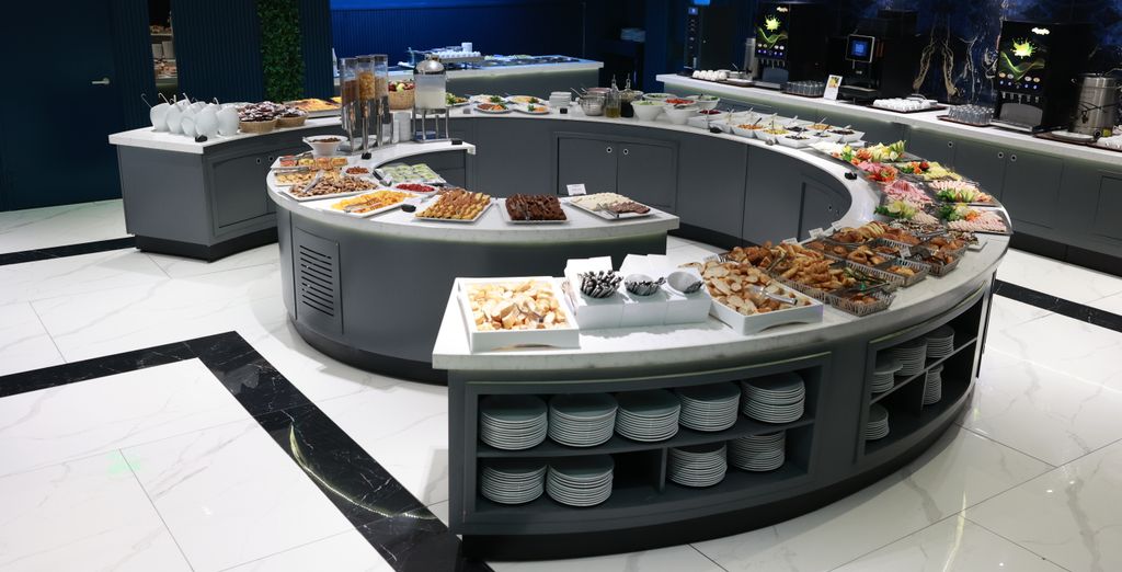 Nova Plaza Crystal Hotel 4*