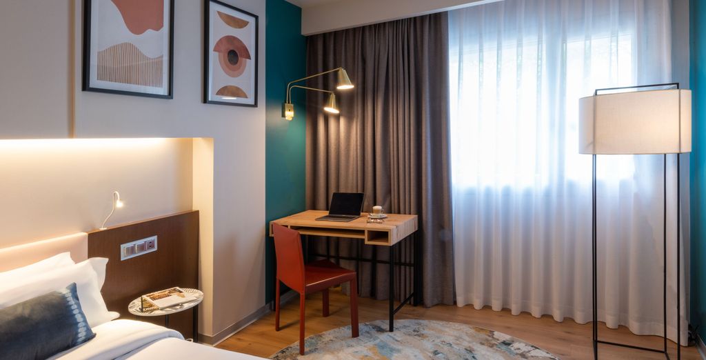 Voco Madrid Retiro 4*