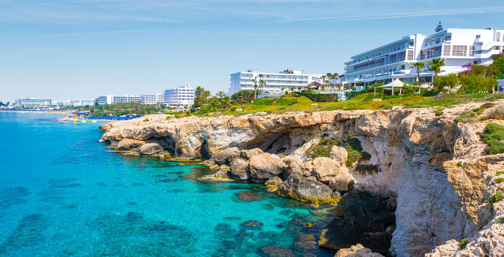 Limanaki Beach Hotel & Suites 4*