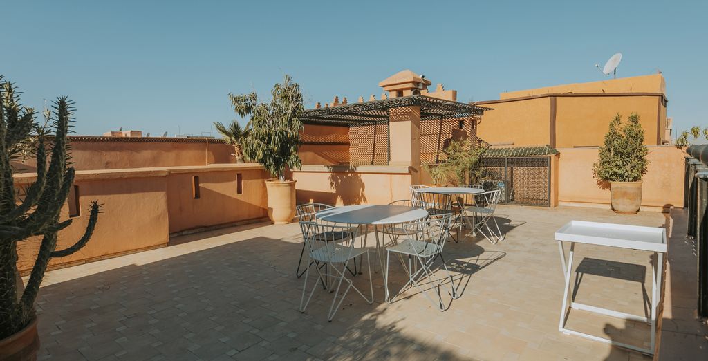 Riad Le Perroquet Bleu con possibile prolungamento all'Agafay Valley Camp 5*