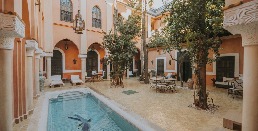 Riad Le Perroquet Bleu con possibile prolungamento all'Agafay Valley Camp 5*