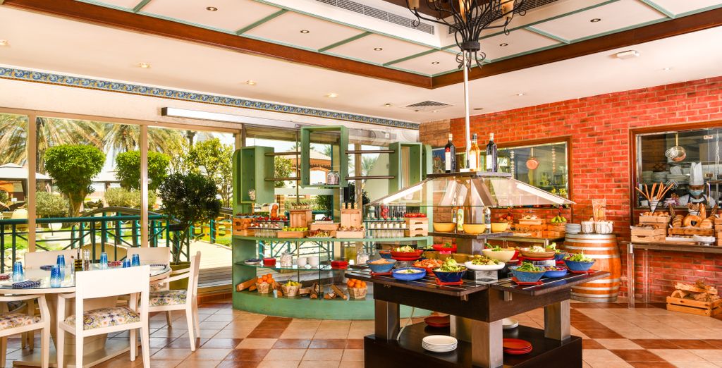 Al Raha Beach Hotel 5*