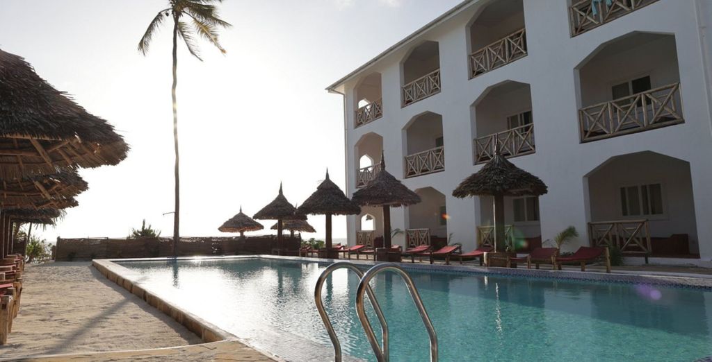 Sun Bay Mlilile Beach Hotel 4*