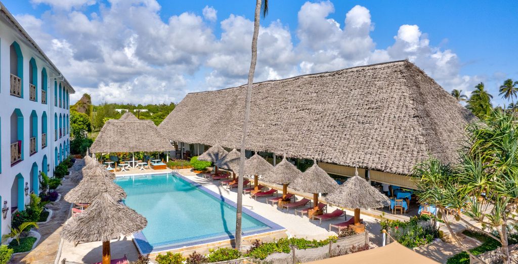 Sun Bay Mlilile Beach Hotel 4*