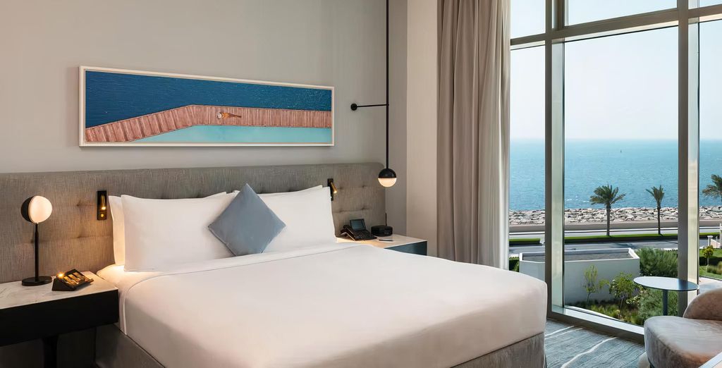 Th8 Palm Dubai Beach Resort Vignette Collection, an IHG hotel 5*