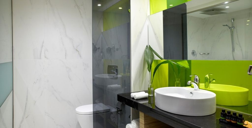 Wyndham Grand Athens 5*
