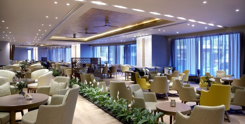 Wyndham Grand Athens 5*