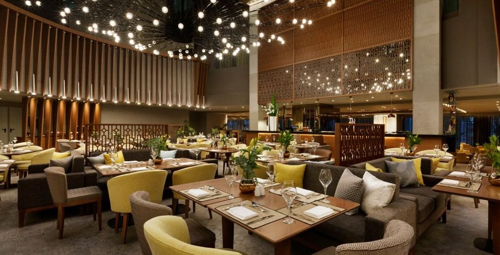 Wyndham Grand Athens 5*